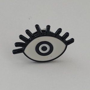 🎃🛒 3/$20 Sale - Enamel Pin - Eye with eyelashes